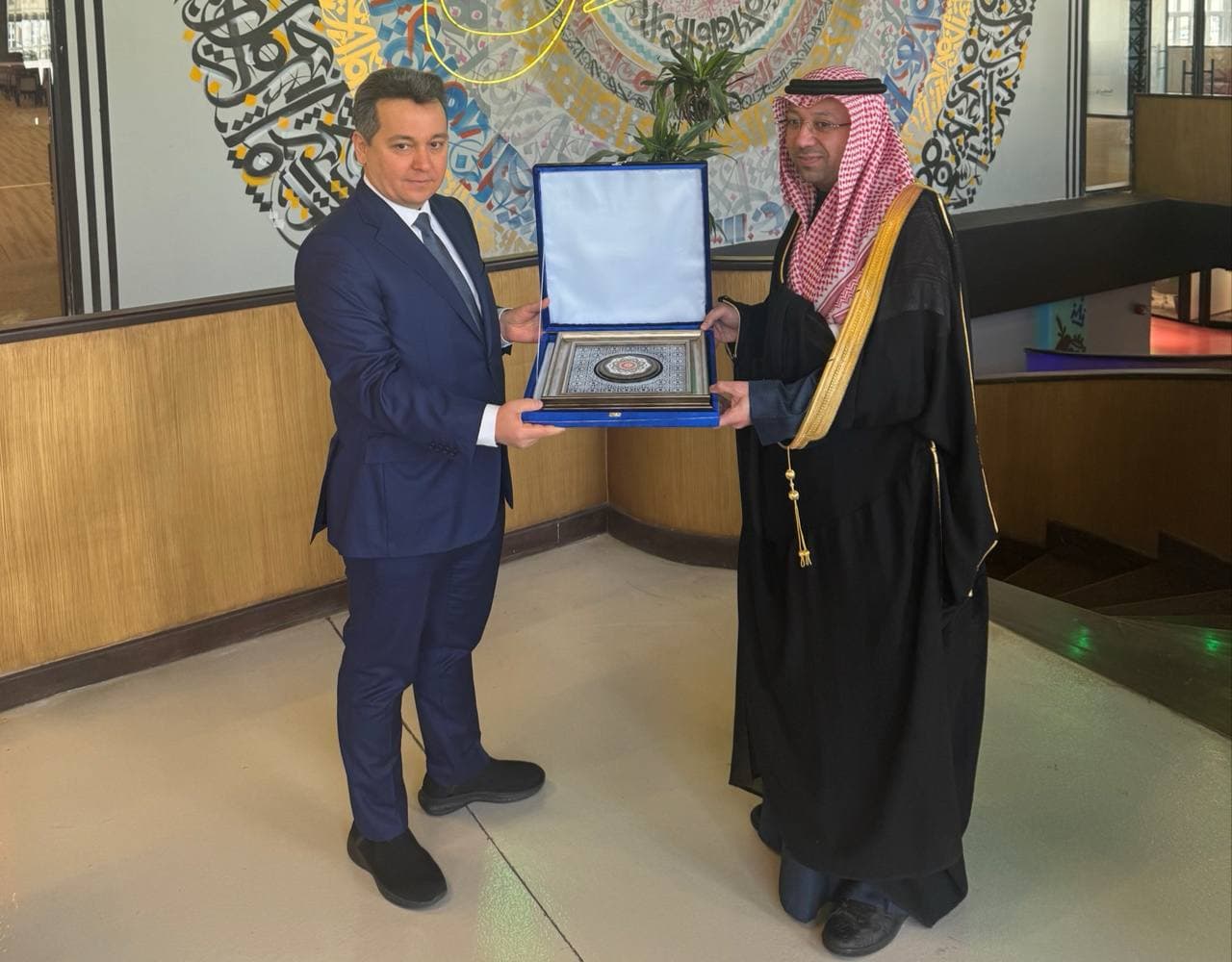 Saudiya Arabistonining ma’lumot va sun’iy intellekt agentligi rahbari bilan hamkorlik masalalari muhokama qilindi