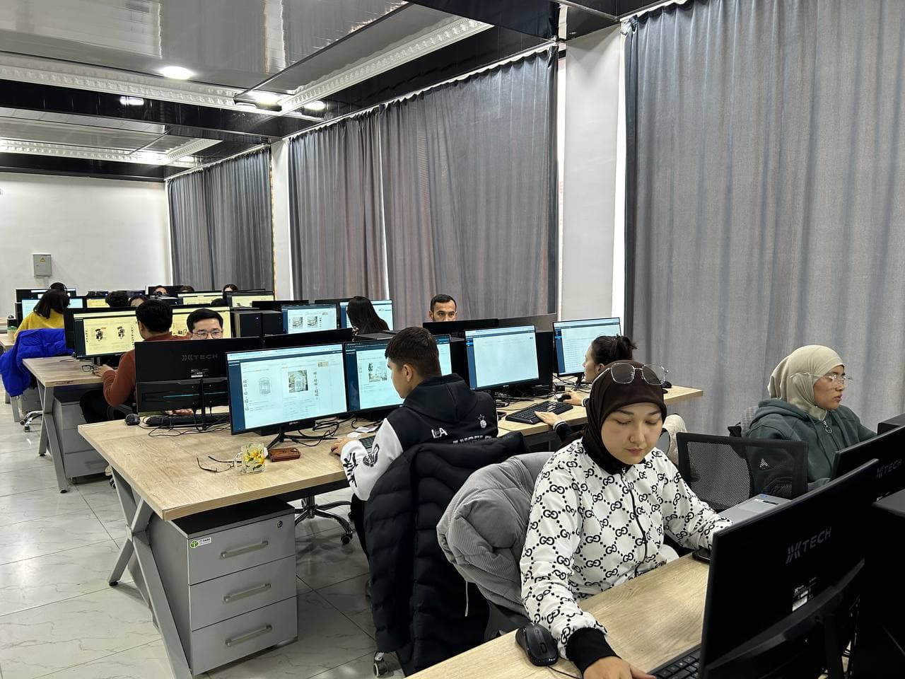 Gulistonda tashkil etilgan Malayziyaning “Upstream BPO” IT-autsorsing kompaniyasi faoliyatini yanada rivojlantirish bo‘yicha takliflar berildi