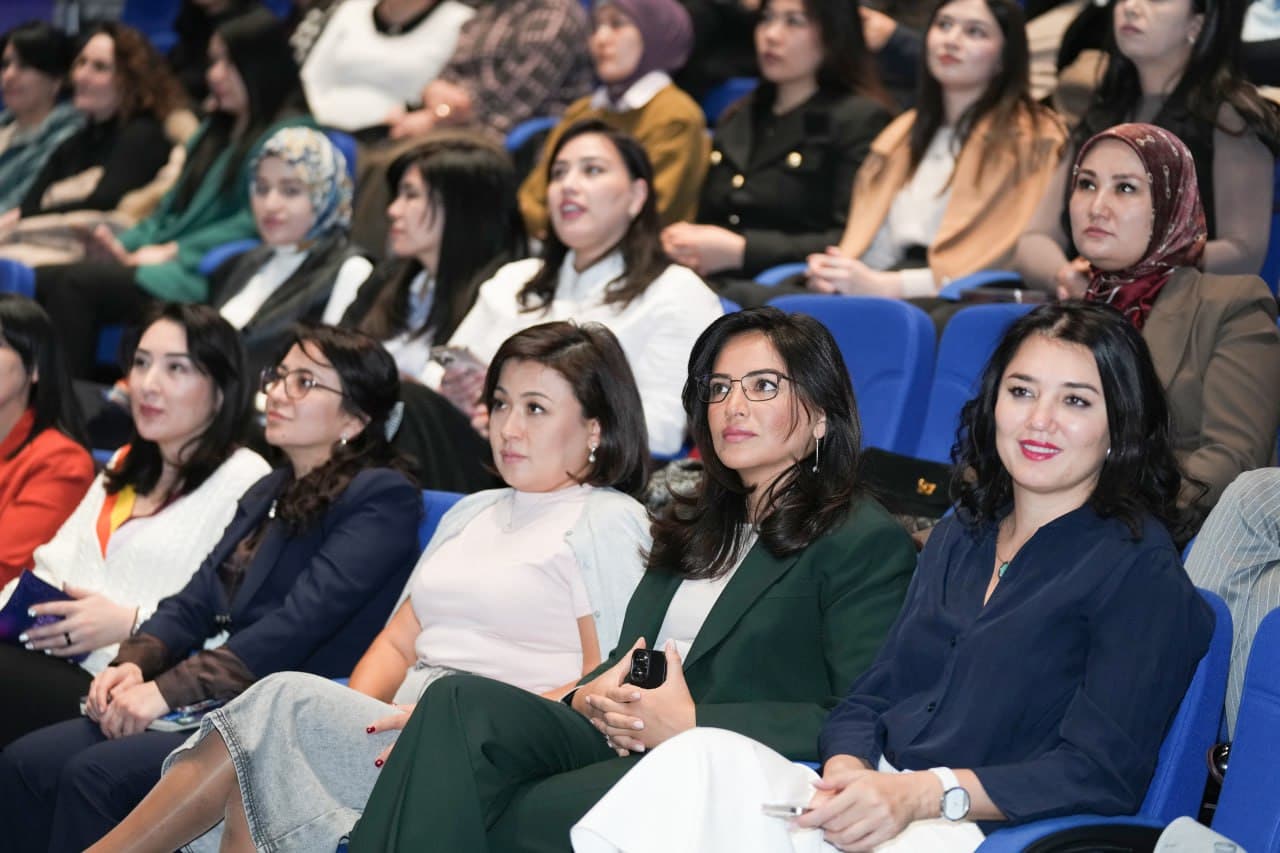 GAP Women's IT Club Discusses Role of Artificial Intelligence in Enhancing Work Efficiency and Opportunities for Women in IT