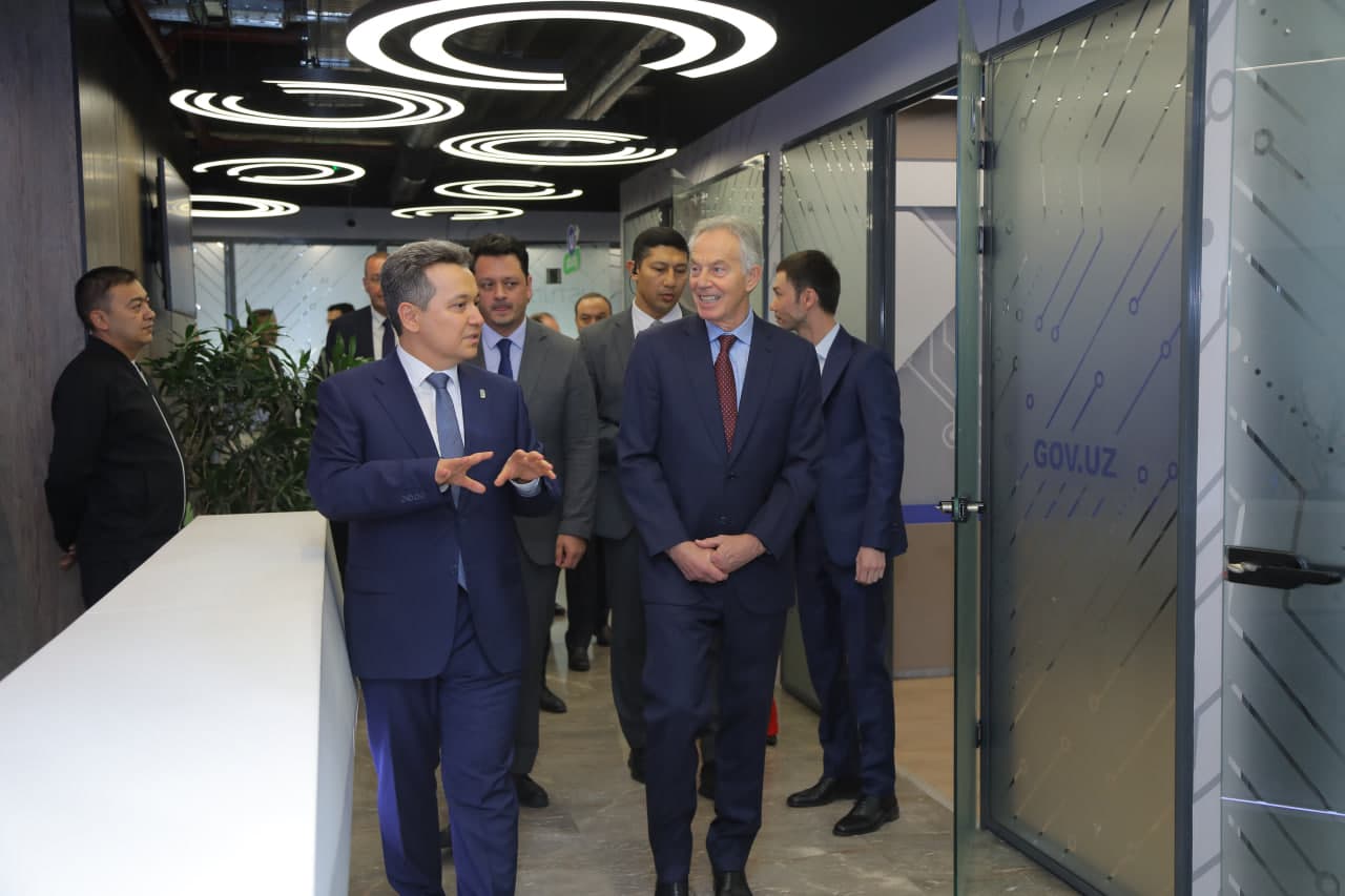 Buyuk Britaniya sobiq Bosh vaziri Toni Bler IT Park Uzbekistan'ga tashrif buyurdi