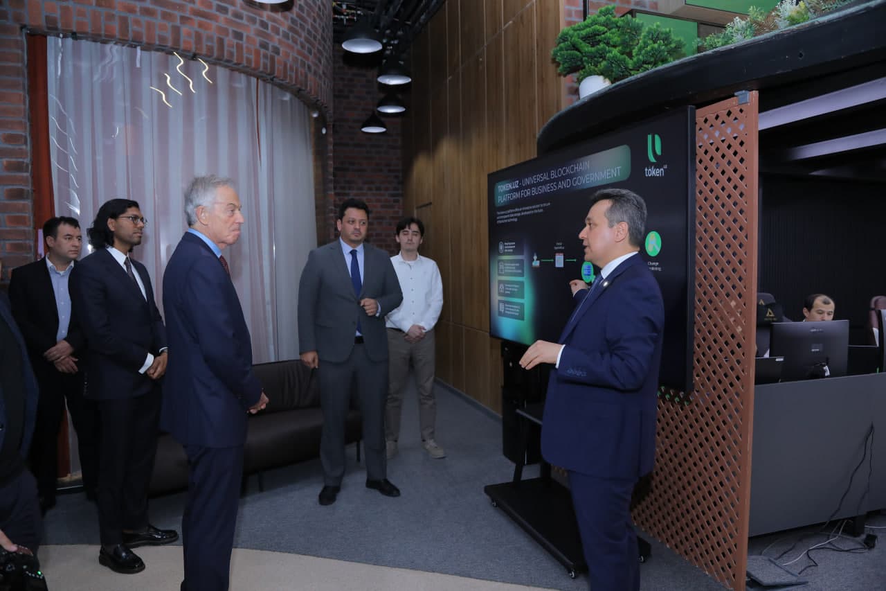 Buyuk Britaniya sobiq Bosh vaziri Toni Bler IT Park Uzbekistan'ga tashrif buyurdi