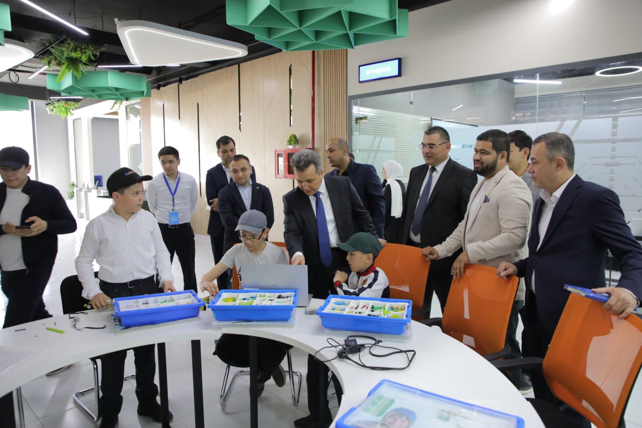 Urganch shahridagi Najot ta’lim o‘quv markazi faoliyati bilan tanishildi