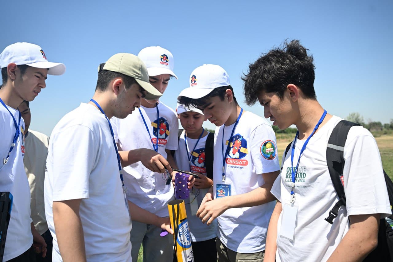 Uzcosmos провел финальный этап конкурса "CanSat Uzbekistan-2025"