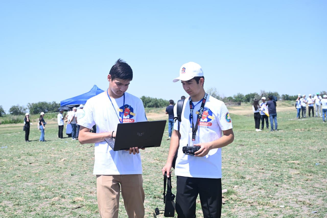 Uzcosmos провел финальный этап конкурса "CanSat Uzbekistan-2025"