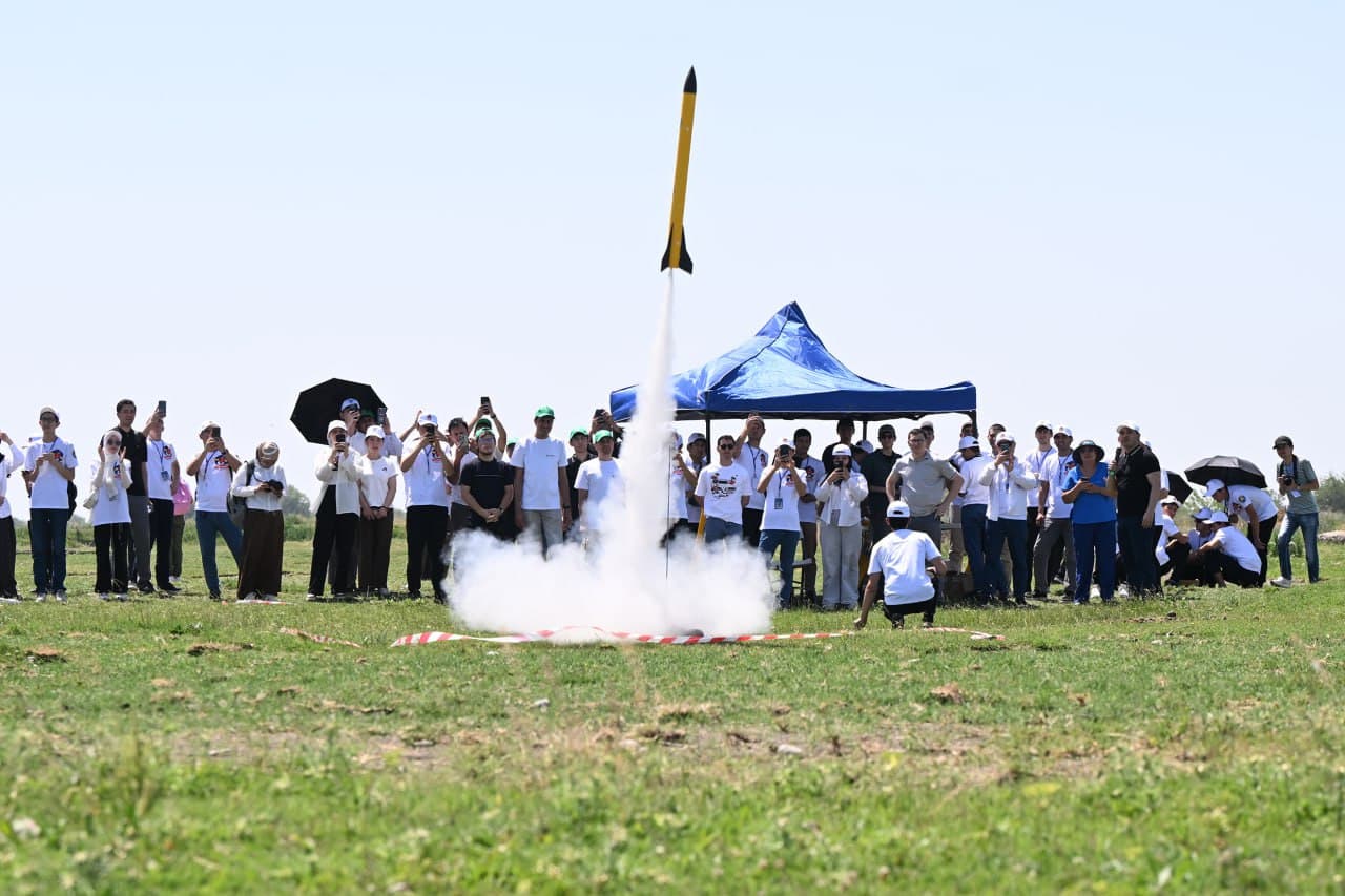 Uzcosmos провел финальный этап конкурса "CanSat Uzbekistan-2025"