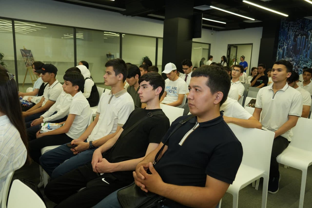 Job & Education Fest 2025: Minglab yoshlarga kelajak eshiklarini ochib berdi!