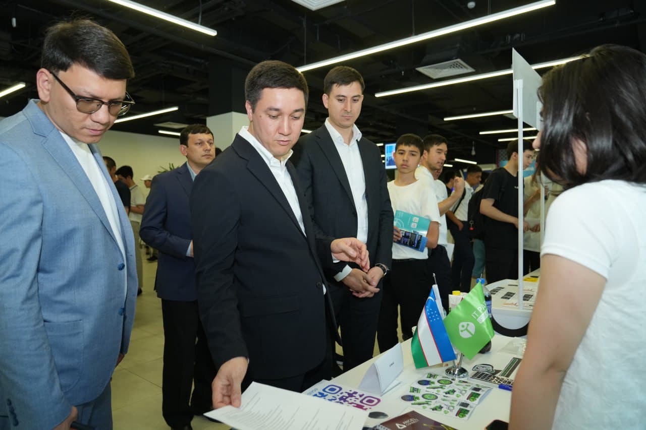 Job & Education Fest 2025: Minglab yoshlarga kelajak eshiklarini ochib berdi!