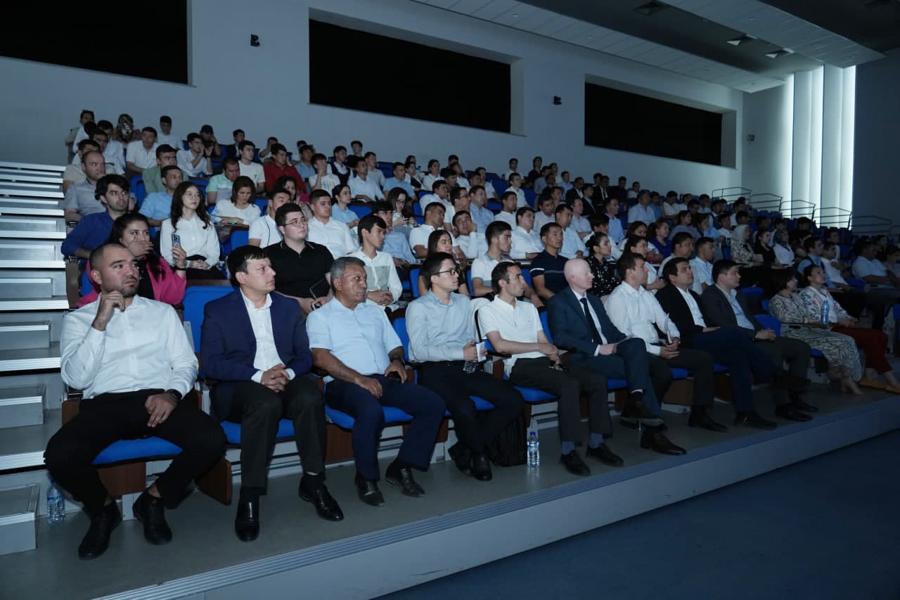 Coursera Day'da ta’lim va mehnat bozoridagi tendensiyalar muhokama etildi