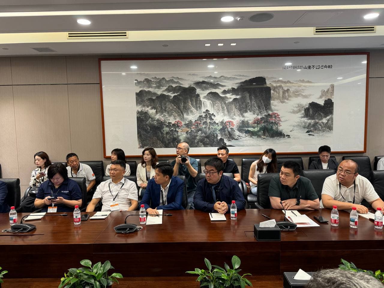 Shenchjenda faoliyat yuritayotgan nufuzli iqtisodiy barqaror kompaniyalar bilan yangi texnologiyalar bo‘yicha hamkorlik imkoniyatlari muhokama qilindi