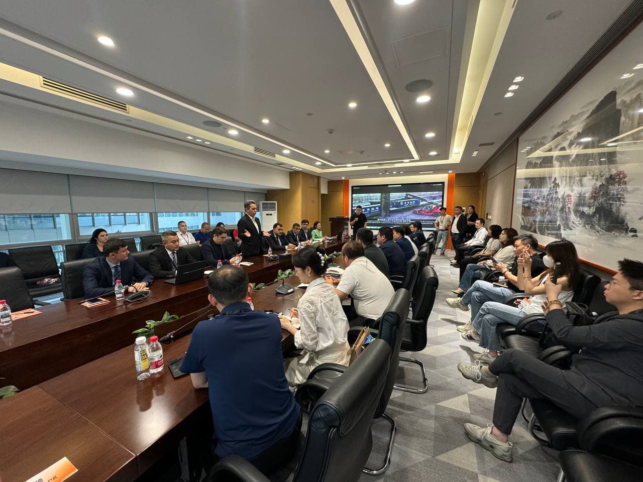 Shenchjenda faoliyat yuritayotgan nufuzli iqtisodiy barqaror kompaniyalar bilan yangi texnologiyalar bo‘yicha hamkorlik imkoniyatlari muhokama qilindi