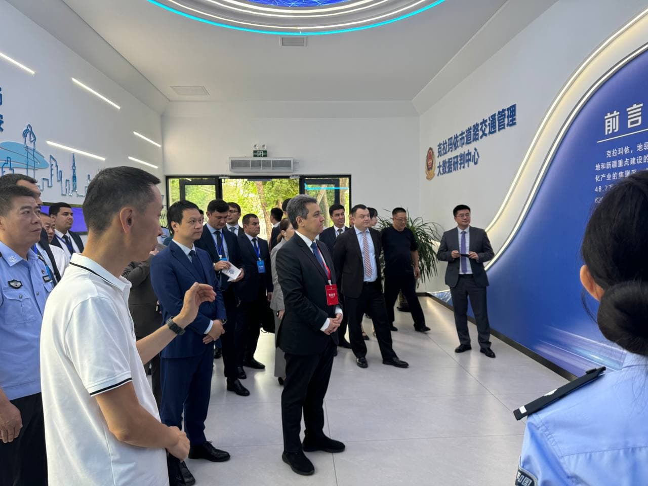 Xitoyning “Karamay Smart Transport Project” ma’lumotlar markazida shahar transporti harakatini avtomatlashtirish bo‘yicha ilg‘or texnologiyalar o‘rganildi