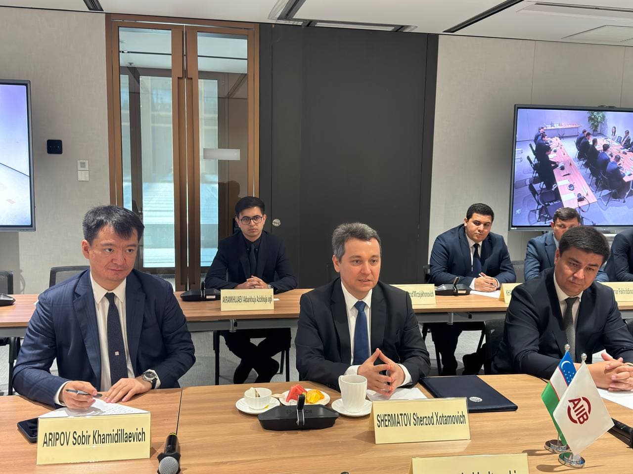 Minister of Digital Technologies Meets with Asian Infrastructure Investment Bank (AIIB) Leadership in China