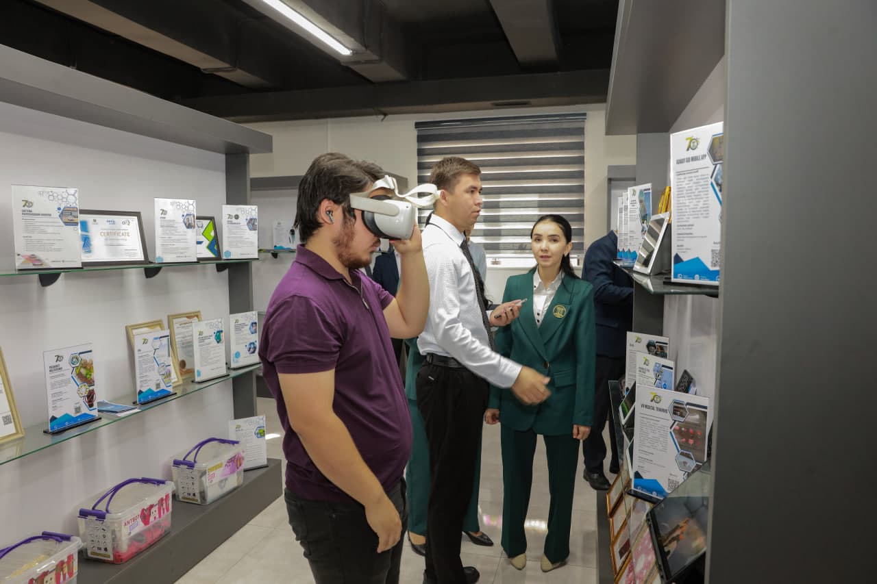 TUIT Marks 70th Anniversary with International Conference