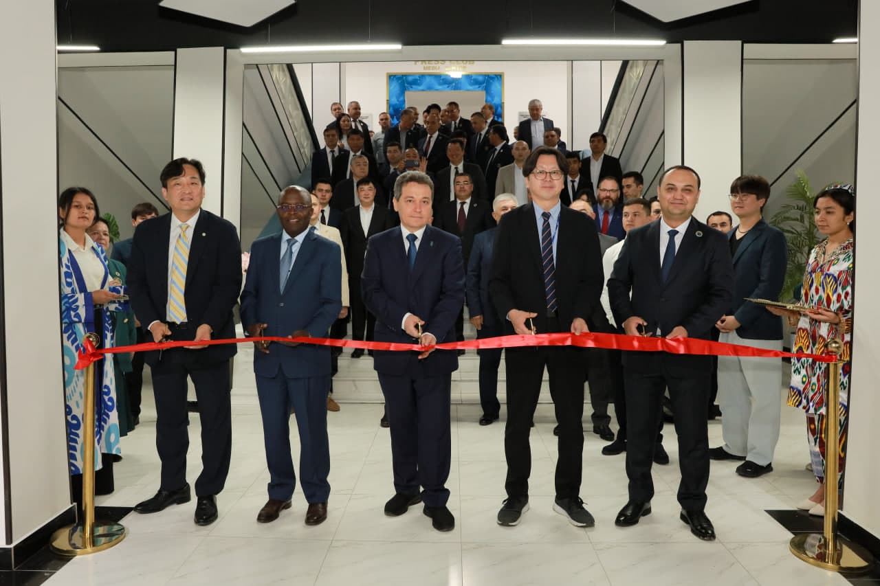 TUIT Marks 70th Anniversary with International Conference