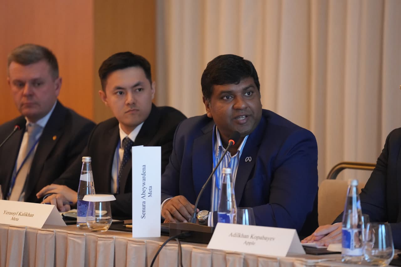 Minister of Digital Technologies Holds Meeting with Leading U.S. Companies