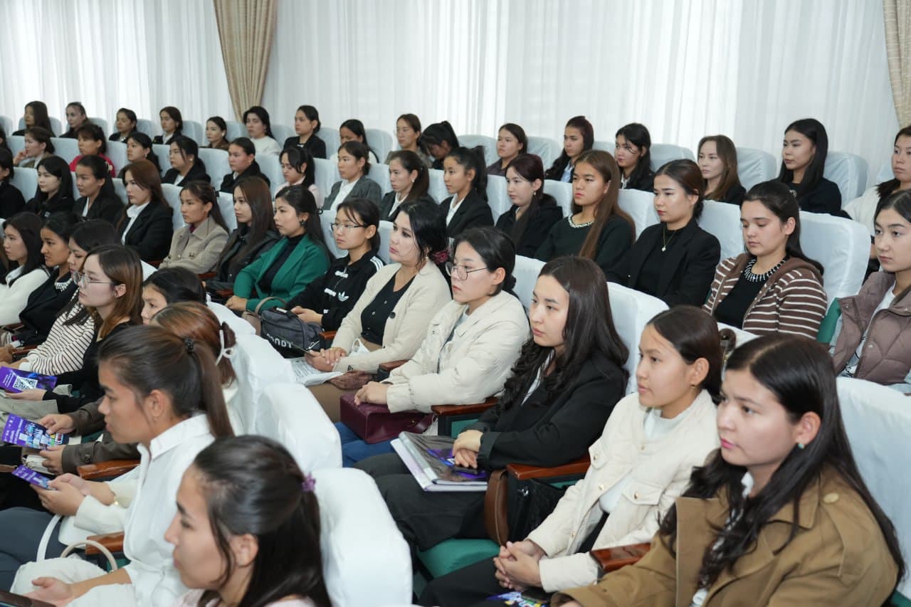 Qoraqalpog‘iston Respublikasida “Raqamli dunyoda xotin-qizlar ishtiroki va IT sohasidagi imkoniyatlar” forumi bo‘lib o‘tdi