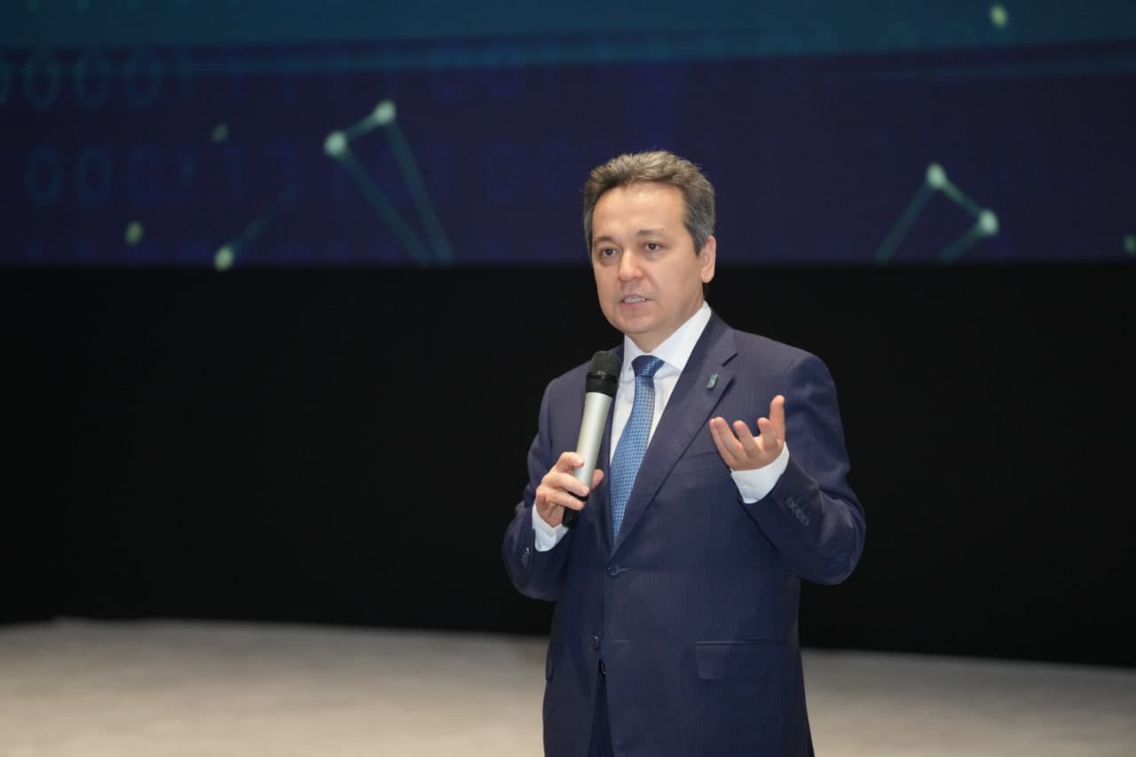 Sun’iy intellekt rivojida kibernetikaning o‘rni muhokama qilindi