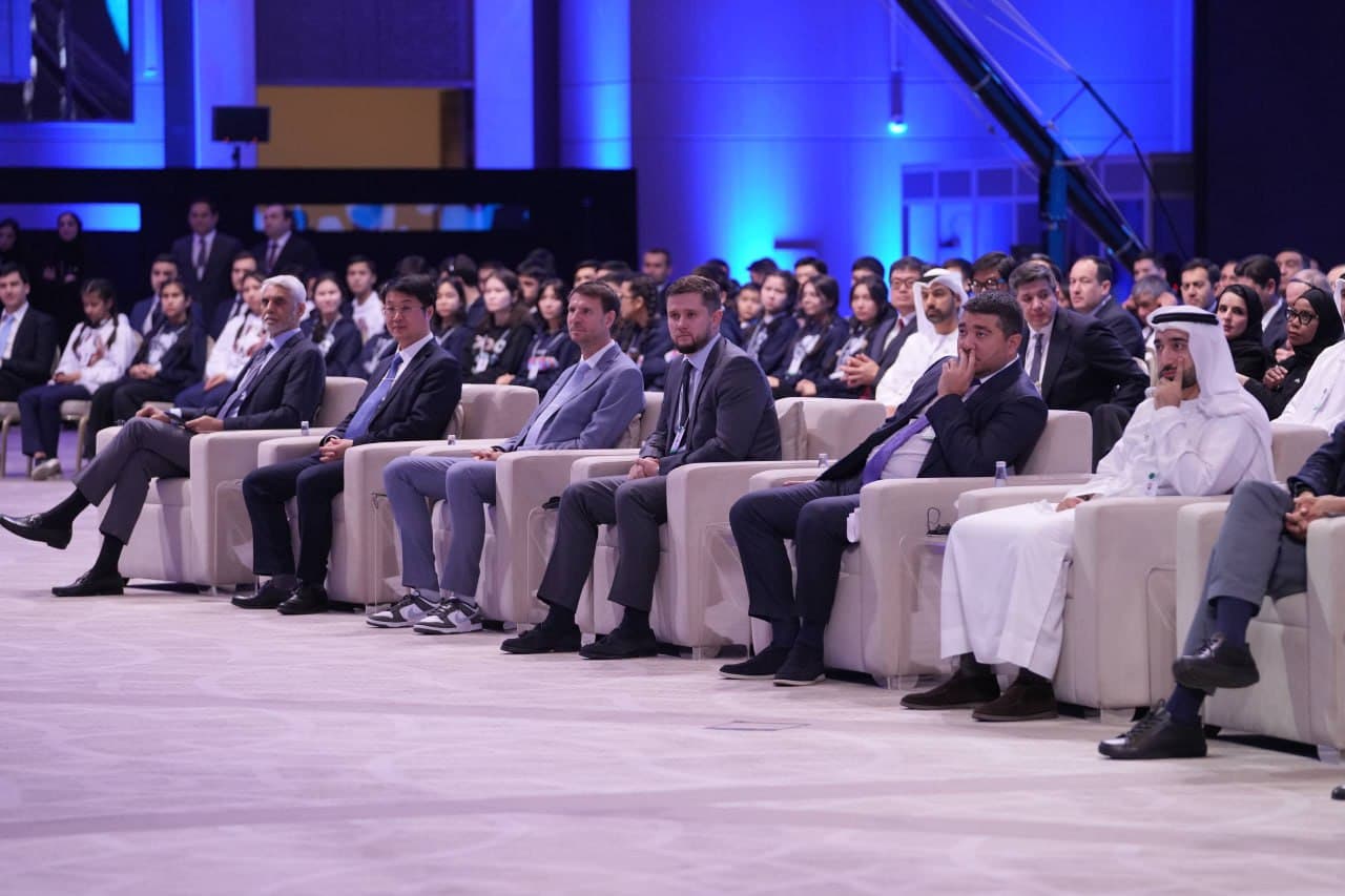 Texnogigantlar — Meta, Google, Open AI, Dubai Future Foundation va boshqa ekspertlar AI forumda