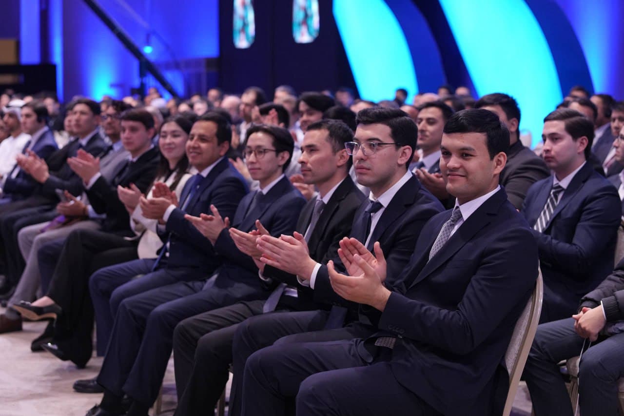 Texnogigantlar — Meta, Google, Open AI, Dubai Future Foundation va boshqa ekspertlar AI forumda