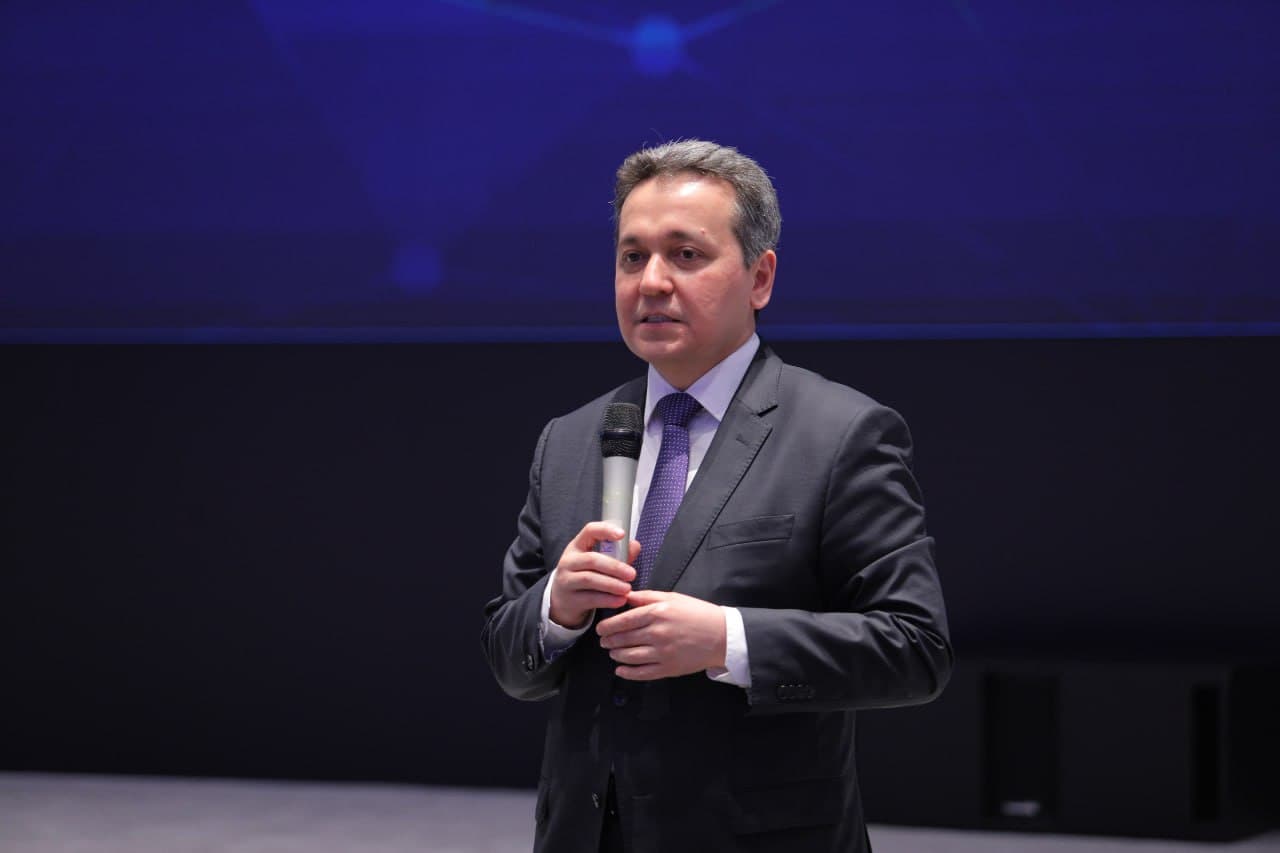 Ministry of Digital Technologies Recognizes Outstanding Employee Contributions at Year-End Review