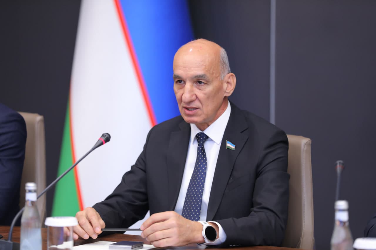 Innovatsion rivojlanish va axborot texnologiyalari masalalari qo‘mitasi faoliyatining 2025-yil yakunlari yuzasidan matbuot anjumani va press-tur o‘tkazildi