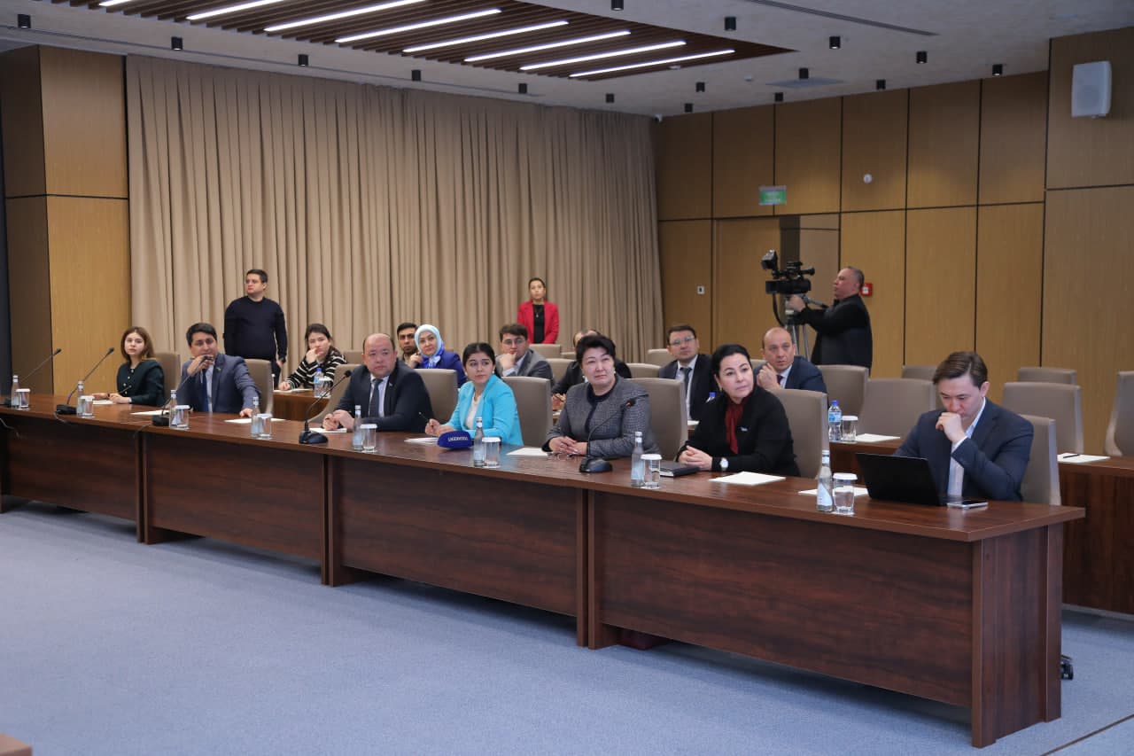 Innovatsion rivojlanish va axborot texnologiyalari masalalari qo‘mitasi faoliyatining 2025-yil yakunlari yuzasidan matbuot anjumani va press-tur o‘tkazildi