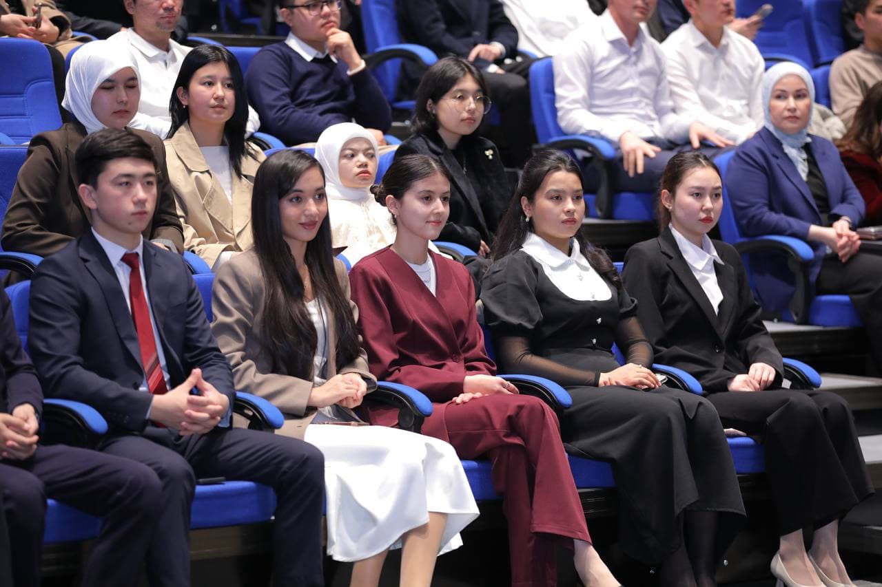 Nufuzli stipendiyalar sohiblari taqdirlandi