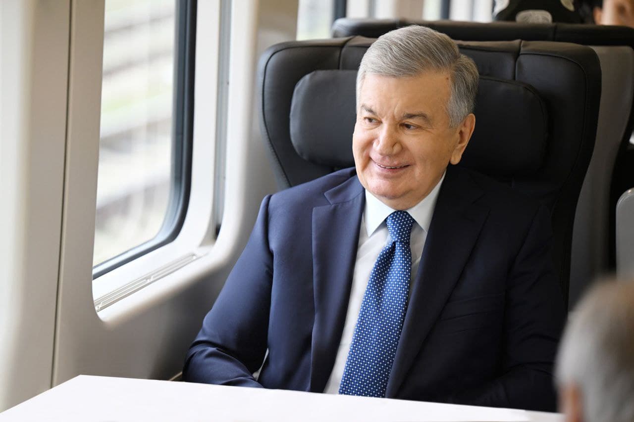 President arrives in Narpay aboard new high-speed train