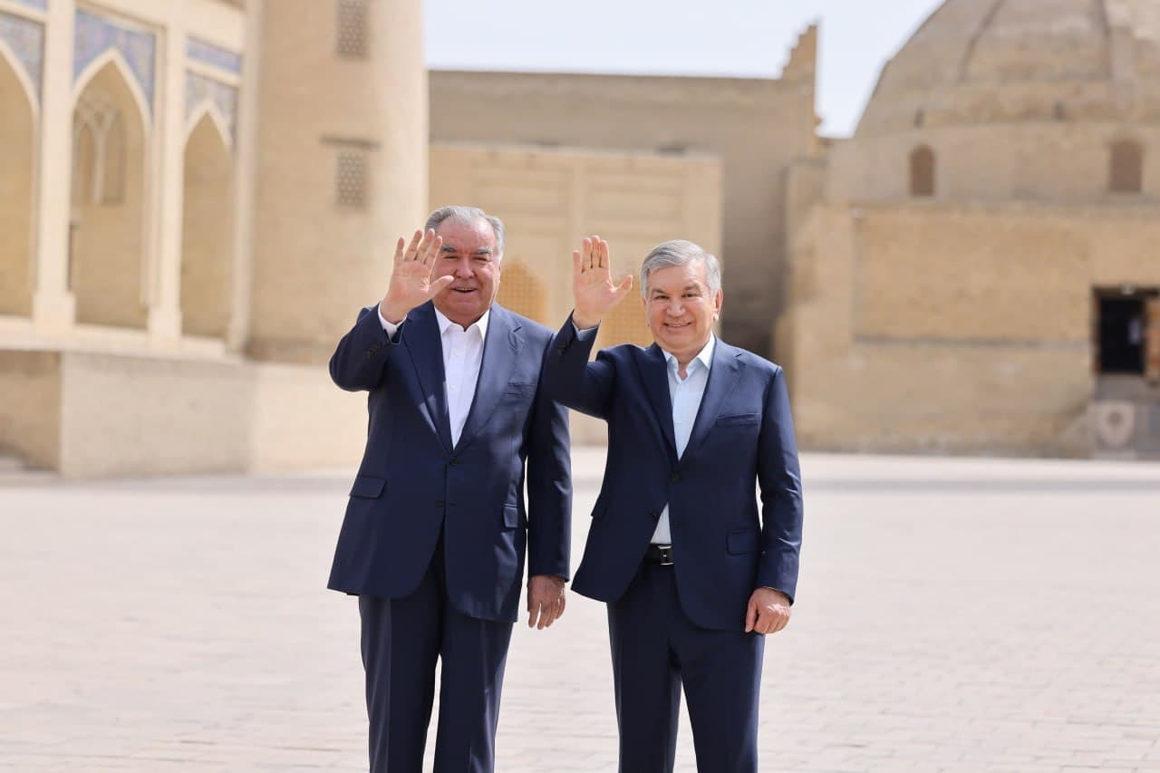 Leaders of Uzbekistan and Tajikistan visit Bukhara’s historic sites