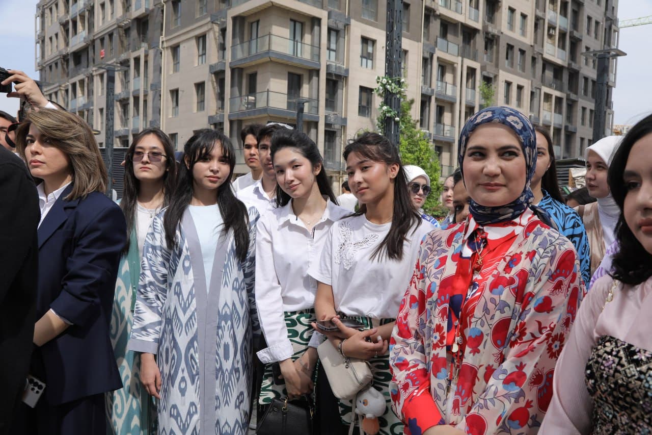 “Yoshlar kuni” doirasida vazir yoshlar bilan uchrashdi