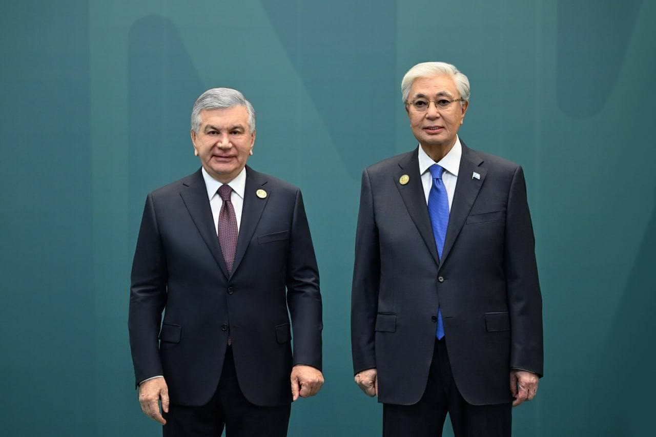 В Астане с участием Президента Шавката Мирзиёева начались мероприятия Регионального экологического саммита. В Международном выставочном центре главу нашего государства встретил Президент Казахстана Касым-Жомарт Токаев.