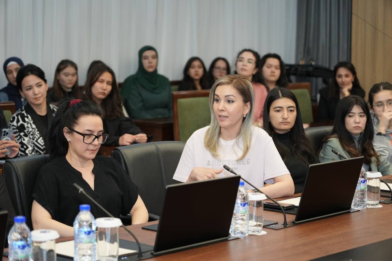 Доля женщин в ИКТ-секторе растёт: в ходе открытого диалога обсуждены новые инициативы