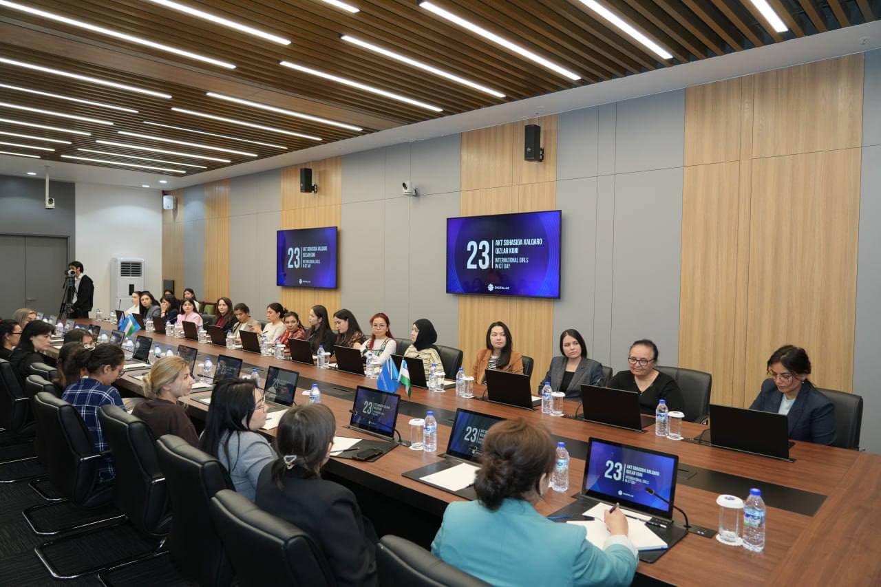 Доля женщин в ИКТ-секторе растёт: в ходе открытого диалога обсуждены новые инициативы