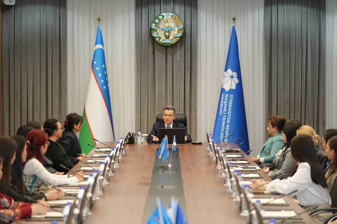 Доля женщин в ИКТ-секторе растёт: в ходе открытого диалога обсуждены новые инициативы