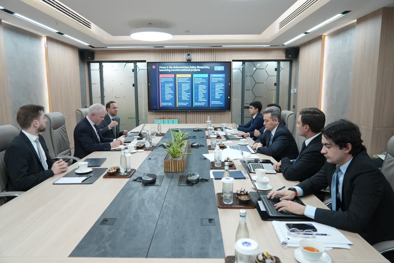 O‘zbekistonning SI salohiyati sezilarli darajada oshib, xalqaro reytingda ikki yilda 25 pog‘onaga yuqoriladi: Oxford Insights bilan hamkorlik natijalari muhokama qilindi