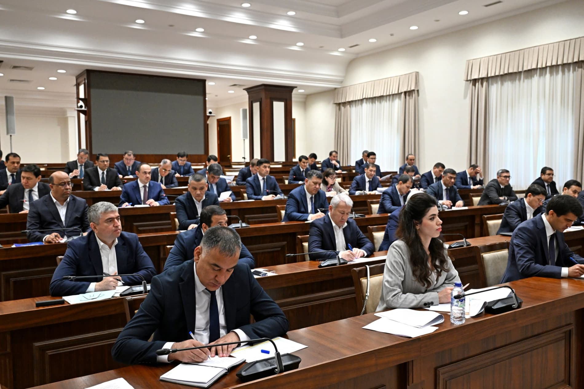Iqtisodiy oʻsish surʼatlari tahlil qilinib, ustuvor vazifalar belgilab olindi