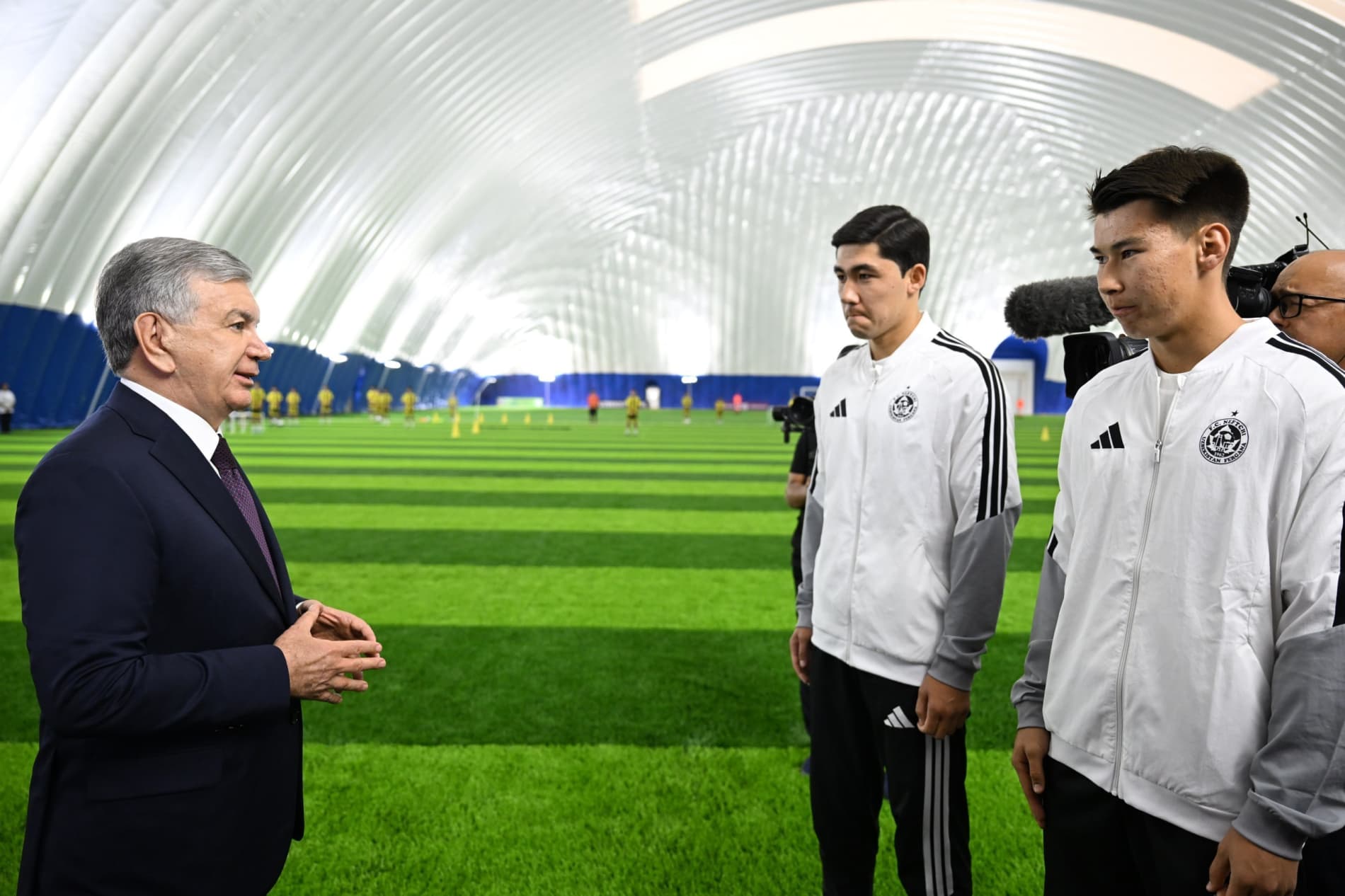 Президент посетил детскую футбольную академию «Нефтчи»