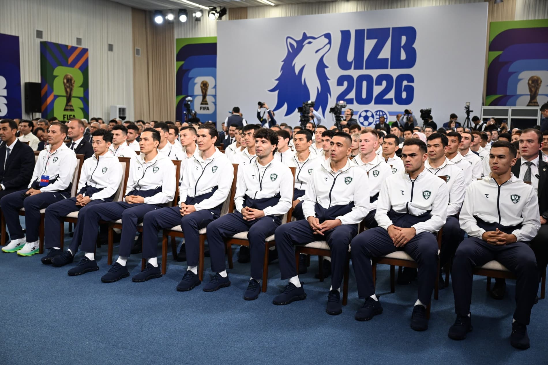 President meets with national football team