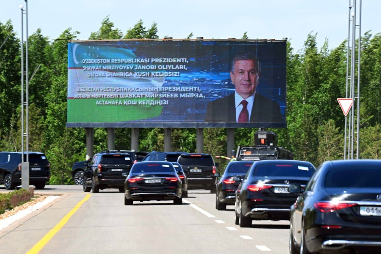 Президент Узбекистана прибыл в Казахстан