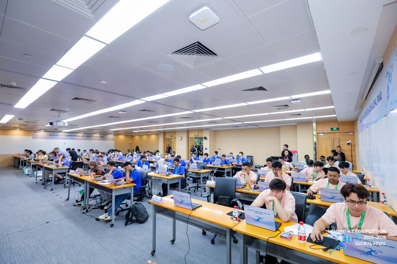 Uzbek Students Compete in Huawei ICT Competition Global Finals in China