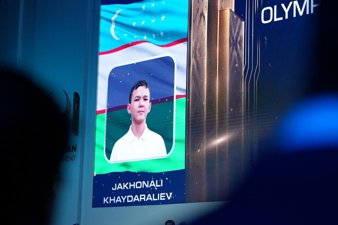 Представитель сборной Узбекистана, завоевавший серебряную медаль на IOI 2026, награждён