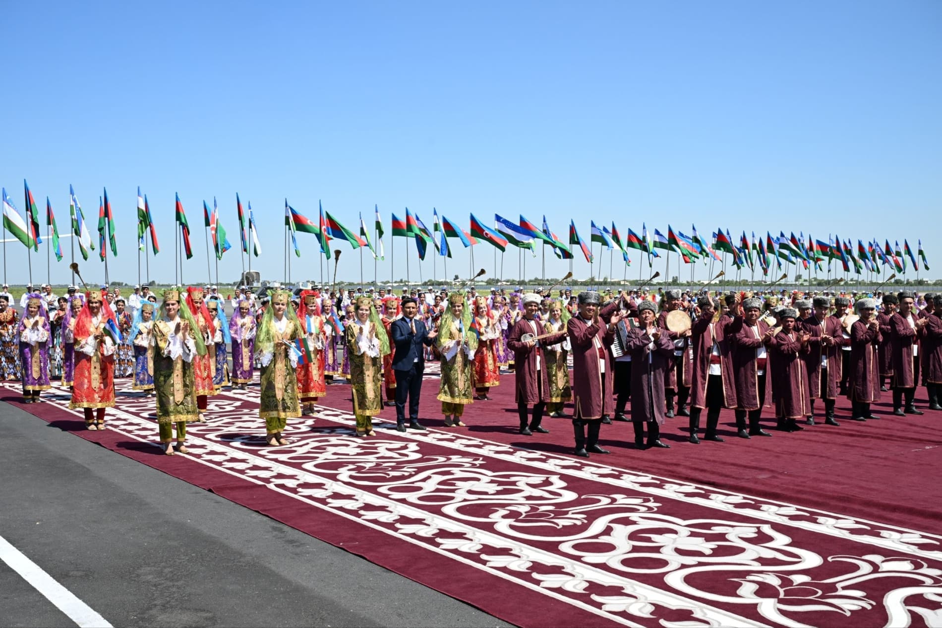 Presidents of Uzbekistan and Azerbaijan continue talks in Bukhara