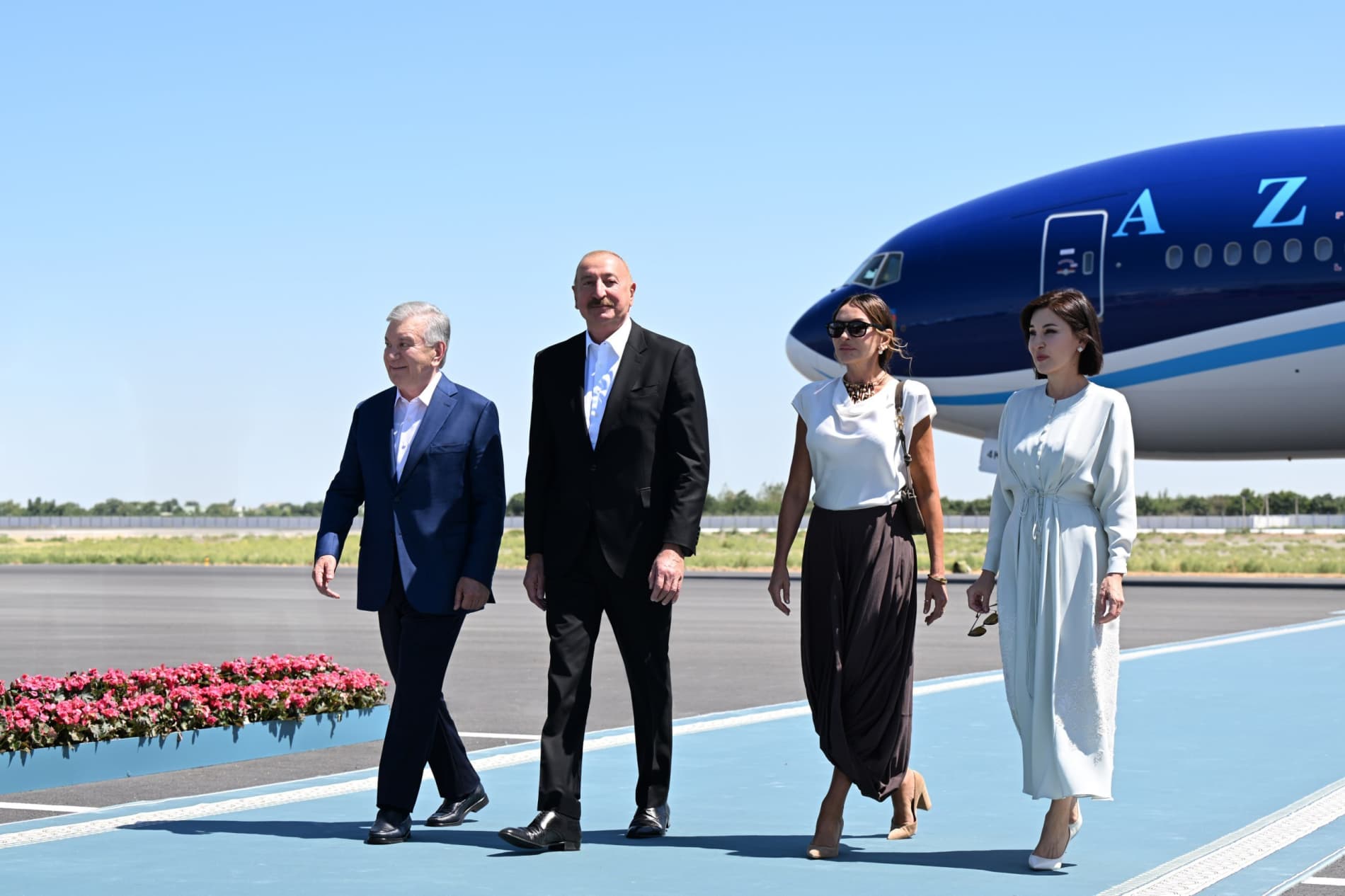 Presidents of Uzbekistan and Azerbaijan continue talks in Bukhara