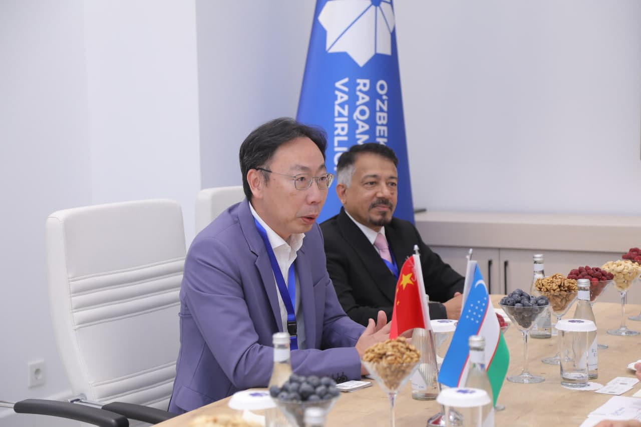 O‘zbekiston va APT Satellite sun’iy yo‘ldosh aloqasi sohasida hamkorlik to‘g‘risida kelishuv imzoladi