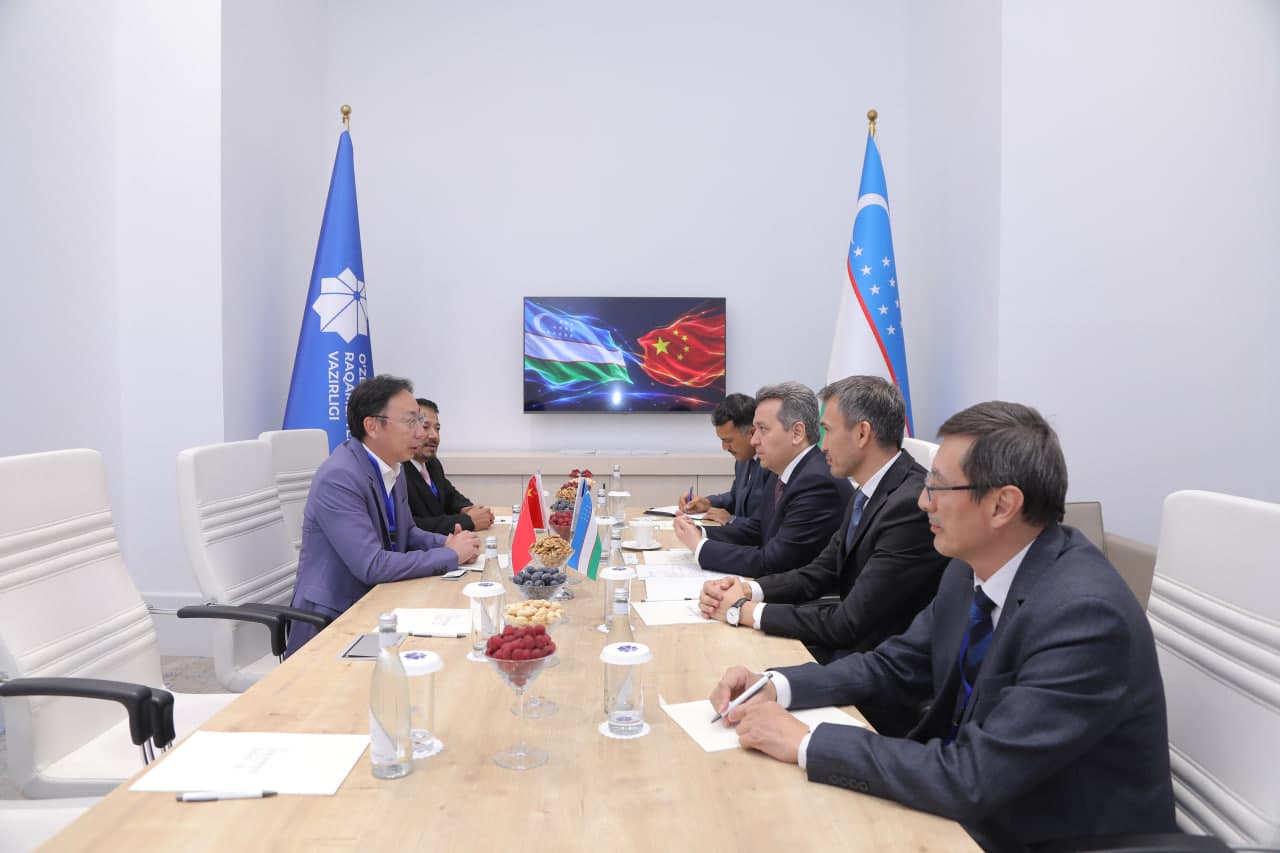 O‘zbekiston va APT Satellite sun’iy yo‘ldosh aloqasi sohasida hamkorlik to‘g‘risida kelishuv imzoladi