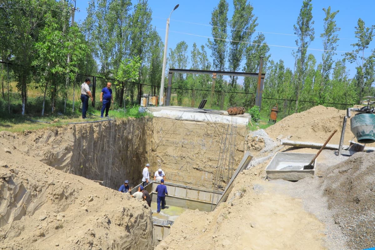 Kosonsoyda kanalizatsiya tizimidagi qurilish ishlari jadallik bilan davom etmoqda