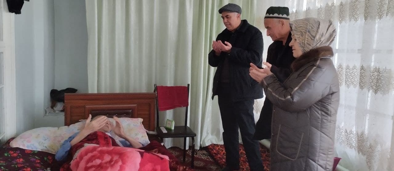 Yangi yil bayrami arafasida Chust tumani Pansada mahallasi yettiligi tashabbusi hamda mahalla homiylari hamkorligida mahalla hududida istiqomat qilayotgan yoshi ulug‘, 80 yoshdan oshgan nuroniy otaxon va onaxonlar holidan xabar olish bo‘yicha ezgu tadbir