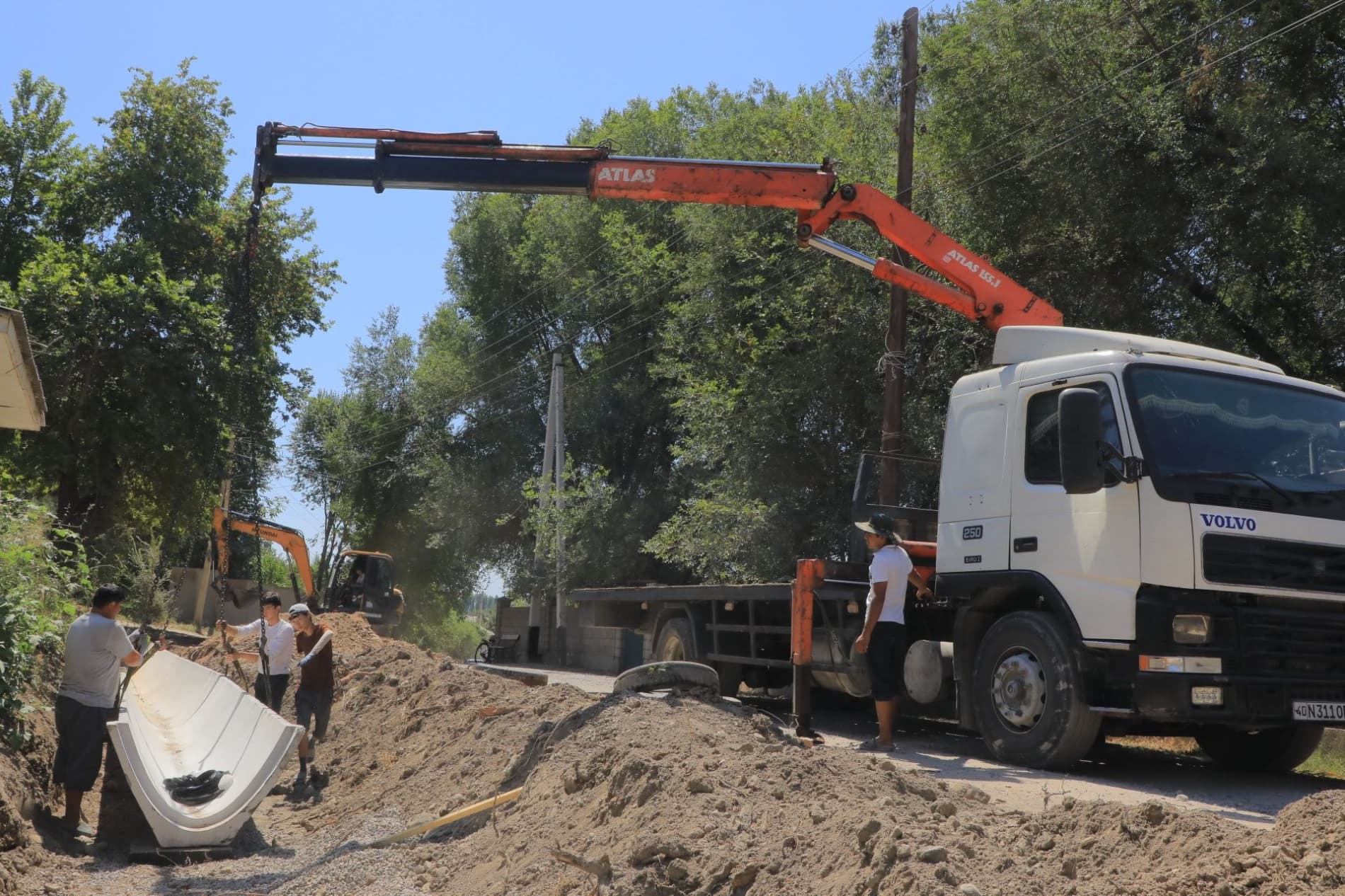 «Оғир тоифа»даги маҳаллаларда ободлик ва янгиланиш ишлари давом этмоқда