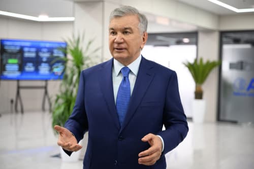 Prezident Namangan davlat texnika universitetidagi sun’iy intellekt laboratoriyasi faoliyati bilan tanishdi