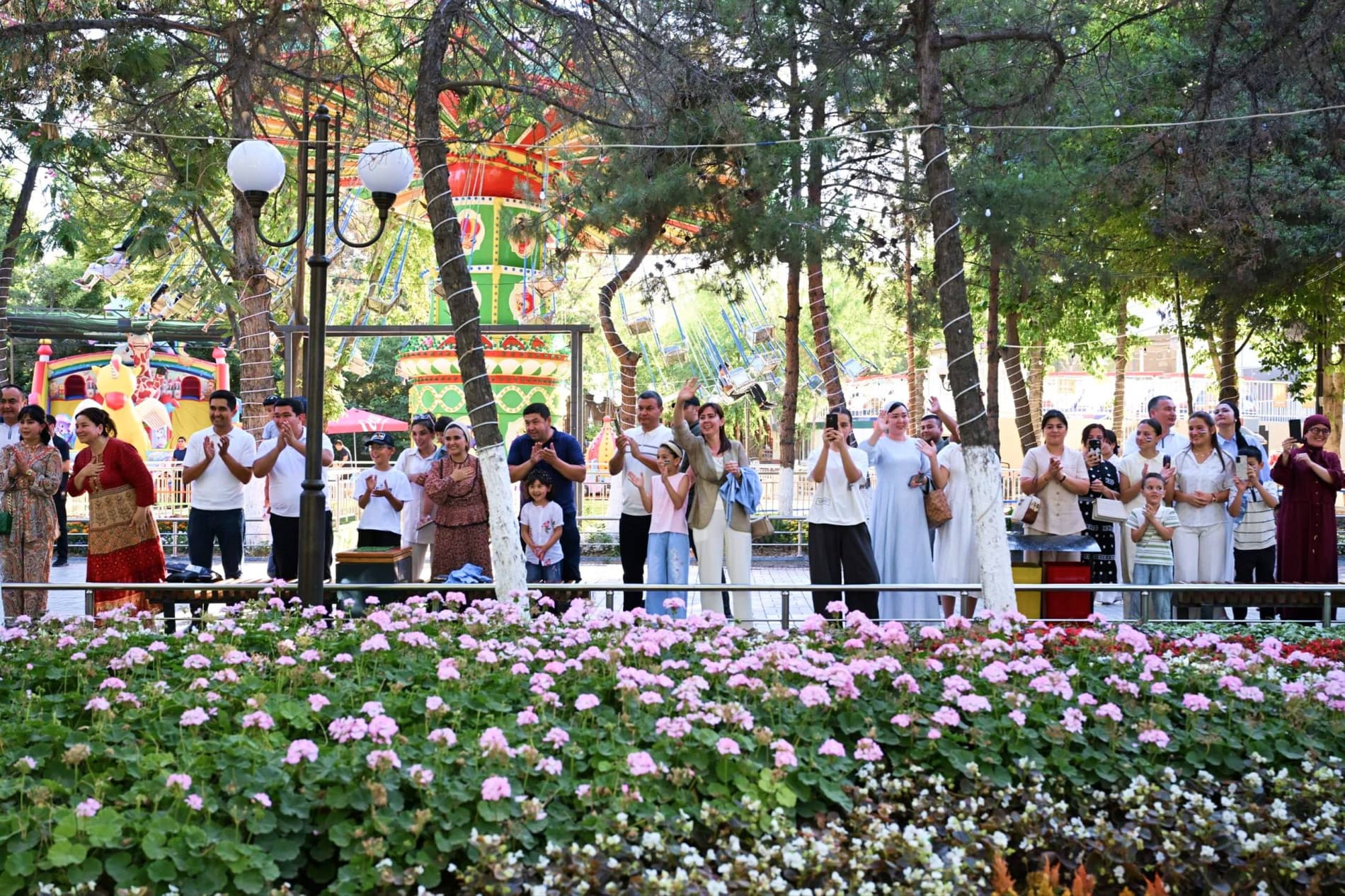 Davlatimiz rahbari Namangan xalqaro gullar festivalining mehmoni boʻldi